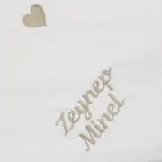 İsme Özel Krem Çift Kat Kalpi Nakışlı Penye Battaniye 3