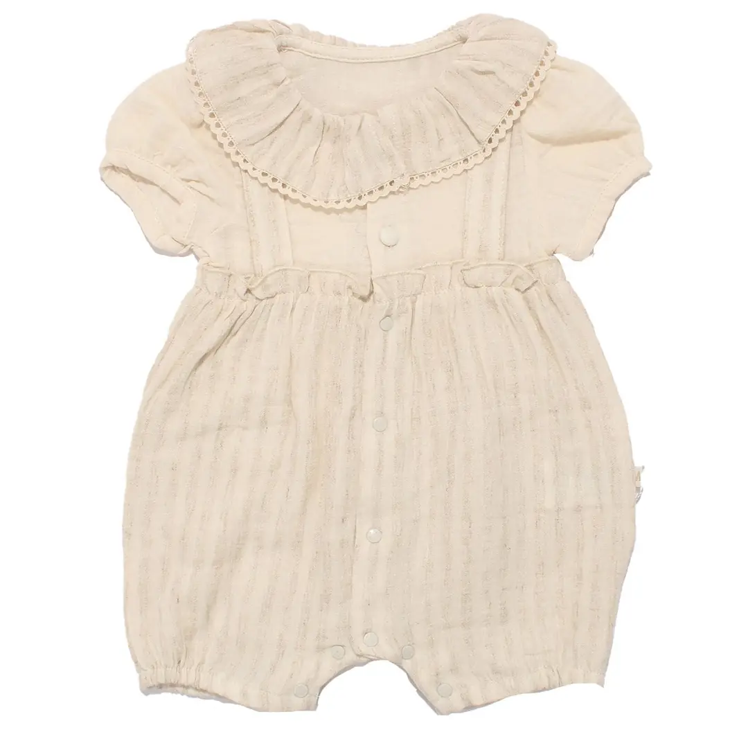 Kız Bebek Bej Müslin Bebe Yaka Fırfırlı Çıtçıtlı Tulum 1