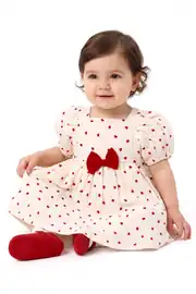Kız Bebek Ekru Kırmızı Kalp Desenli Fiyonklu Müslin Elbise 1