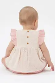 Kız Bebek Ekru Pembe Kolları Fırfırlı Fisto Fiyonklu Desenli Şortlu Müslin 2'li Takım 2