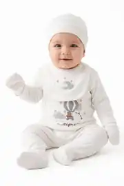 Erkek Bebek Naturel %100 Pamuk Ekru Gri Uçan Balon Nakışlı 5 Parça Hastane Çıkış Seti 1