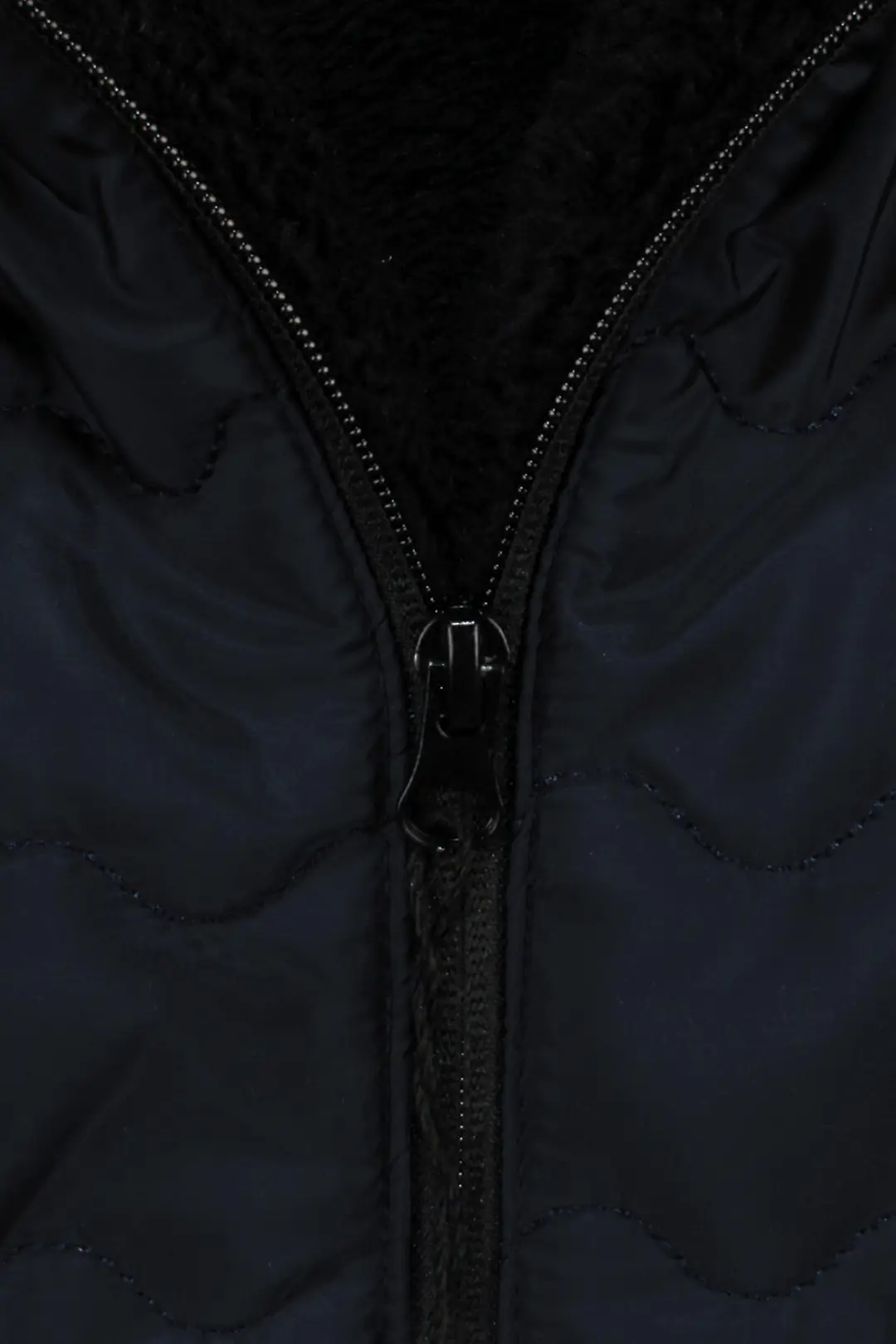 Unisex Lacivert İçi Peluş Kapitoneli Mont 5
