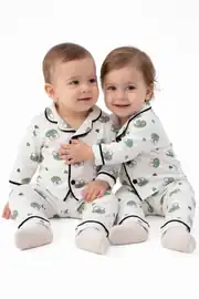 Unisex Ekru Yeşil Kurbağa Desenli Kruvaze Yaka Pijama Takımı 1