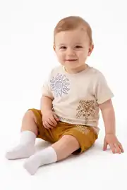 Erkek Bebek Ekru Hardal Güneş Desenli Şortlu 2'li Takım 1